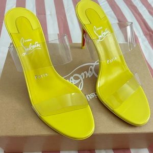 Christian Louboutin sandal 37 nib